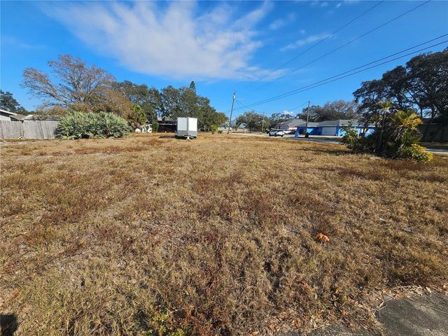 132ND AVENUE, Seminole, FL 33778