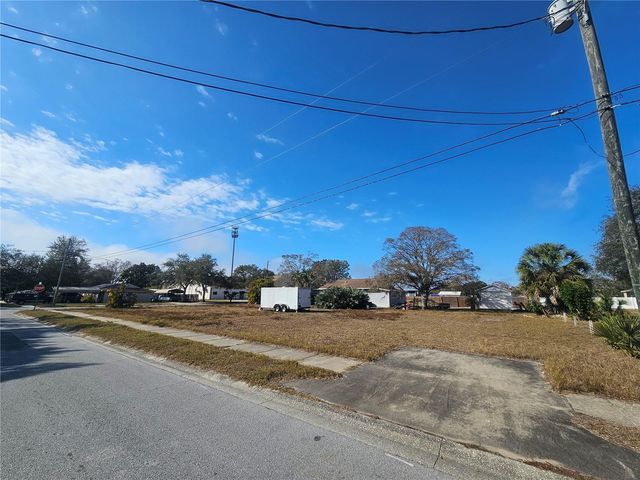 132ND AVENUE, Seminole, FL 33778