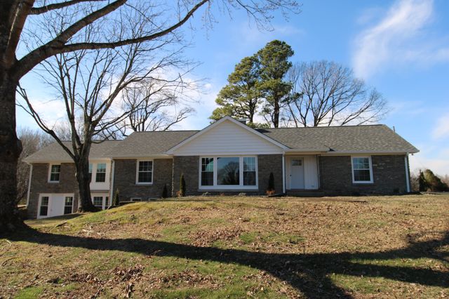 605 Ellington Dr, Lafayette, TN 37083