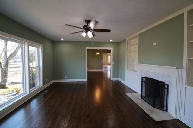 605 Ellington Dr, Lafayette, TN 37083