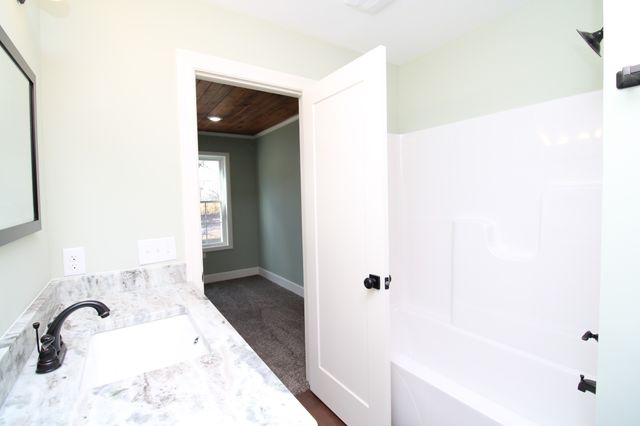 605 Ellington Dr, Lafayette, TN 37083