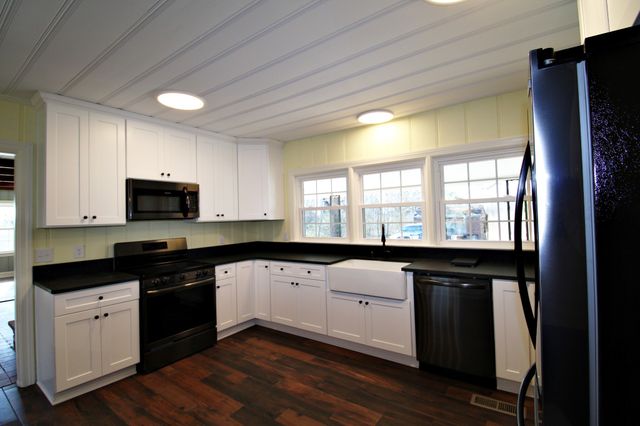 605 Ellington Dr, Lafayette, TN 37083