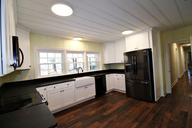 605 Ellington Dr, Lafayette, TN 37083