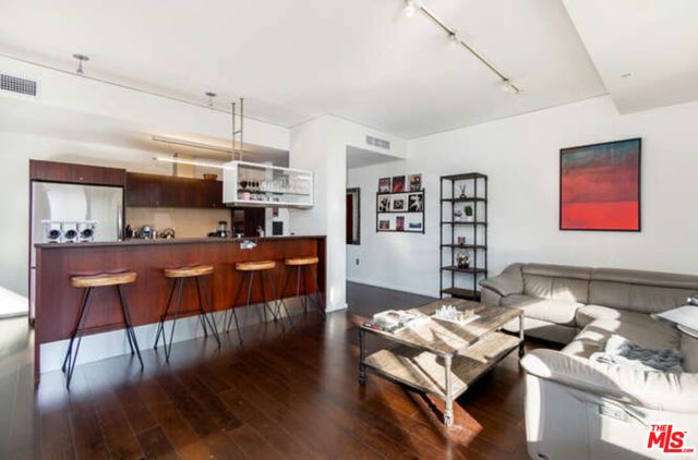 1155 S Grand Avenue 404, Los Angeles, CA 90015