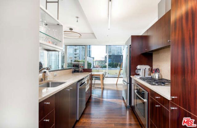 1155 S Grand Avenue 404, Los Angeles, CA 90015