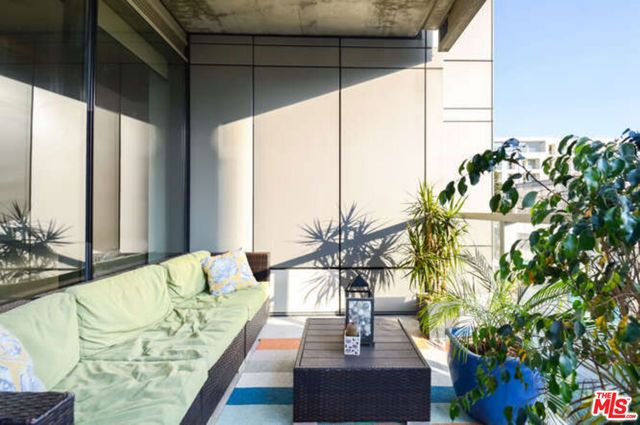 1155 S Grand Avenue 404, Los Angeles, CA 90015