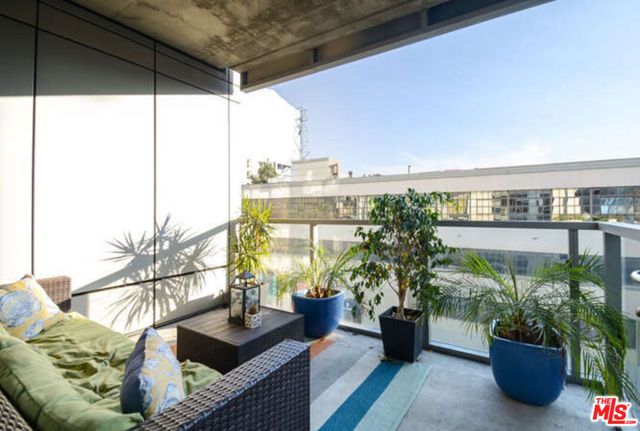 1155 S Grand Avenue 404, Los Angeles, CA 90015