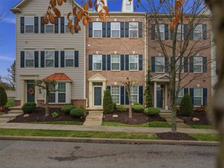 220 Hounslow Rd, Cranberry Twp, PA 16066