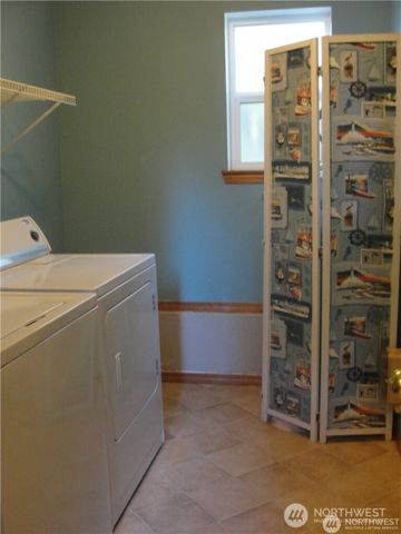 1664 Spruce Ridge Drive, Camano Island, WA 98282