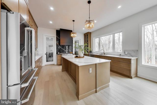 6634 DAVIS FORD RD, Manassas, VA 20111