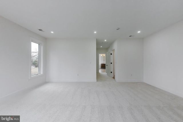 6634 DAVIS FORD RD, Manassas, VA 20111