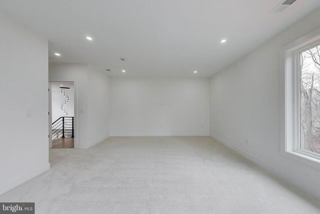 6634 DAVIS FORD RD, Manassas, VA 20111