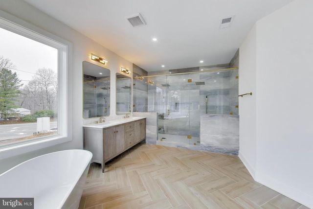 6634 DAVIS FORD RD, Manassas, VA 20111