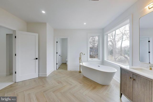 6634 DAVIS FORD RD, Manassas, VA 20111