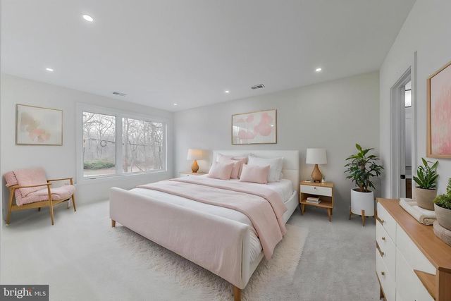 6634 DAVIS FORD RD, Manassas, VA 20111