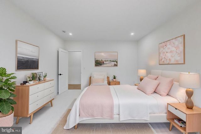 6634 DAVIS FORD RD, Manassas, VA 20111