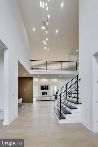 6634 DAVIS FORD RD, Manassas, VA 20111