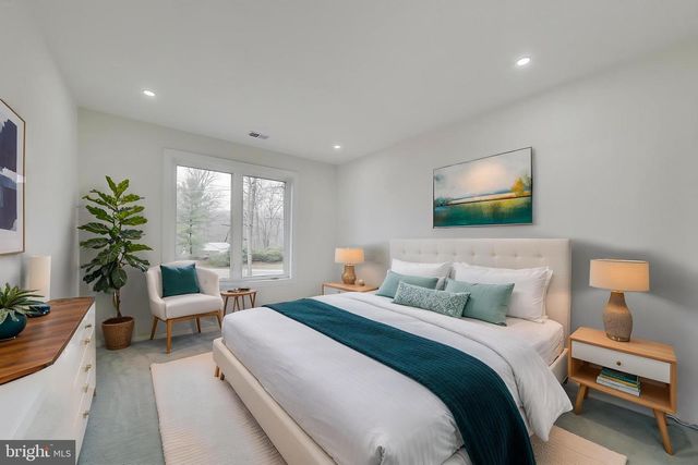 6634 DAVIS FORD RD, Manassas, VA 20111