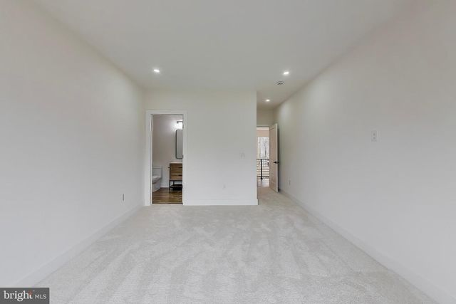 6634 DAVIS FORD RD, Manassas, VA 20111