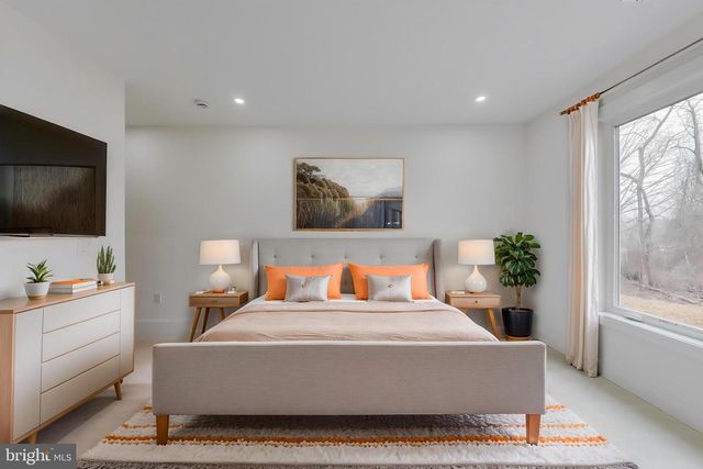 6634 DAVIS FORD RD, Manassas, VA 20111