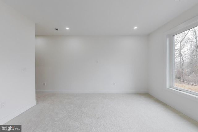 6634 DAVIS FORD RD, Manassas, VA 20111