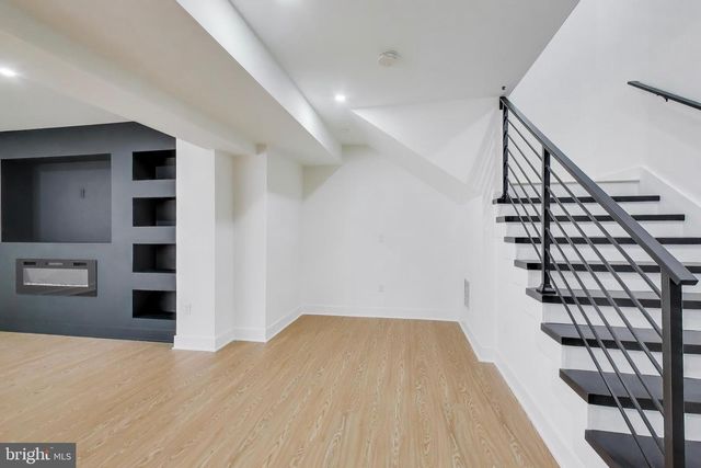 6634 DAVIS FORD RD, Manassas, VA 20111