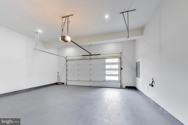 6634 DAVIS FORD RD, Manassas, VA 20111