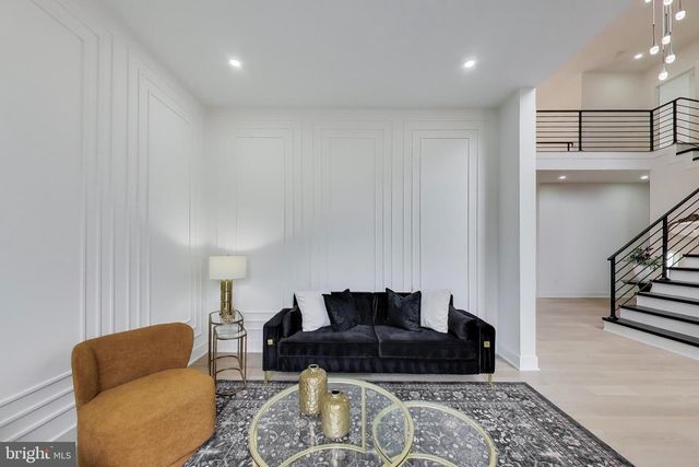 6634 DAVIS FORD RD, Manassas, VA 20111