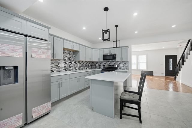 13 Green Ave, Westfield, MA 01085