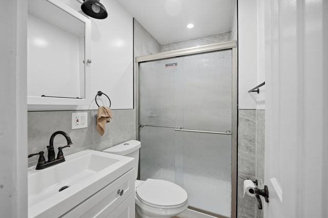 13 Green Ave, Westfield, MA 01085