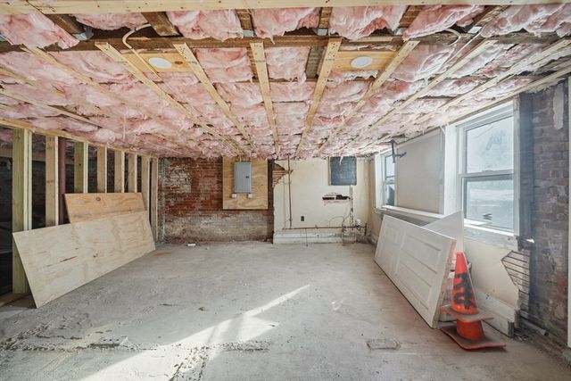 13 Green Ave, Westfield, MA 01085