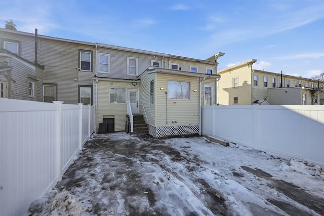 13 Green Ave, Westfield, MA 01085