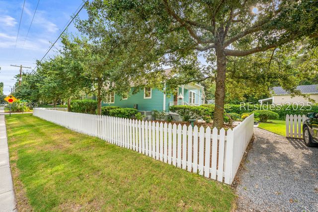 2418 Oak Haven St, Beaufort, SC 29902