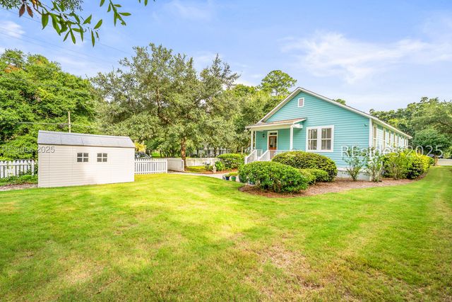 2418 Oak Haven St, Beaufort, SC 29902