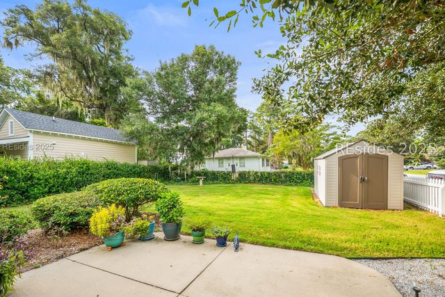 2418 Oak Haven St, Beaufort, SC 29902