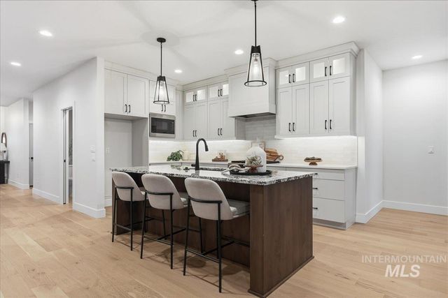 402 W Flour Mill Court, Middleton, ID 83644