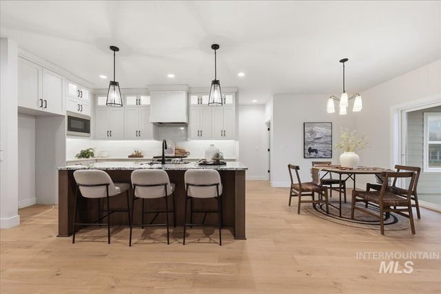 402 W Flour Mill Court, Middleton, ID 83644