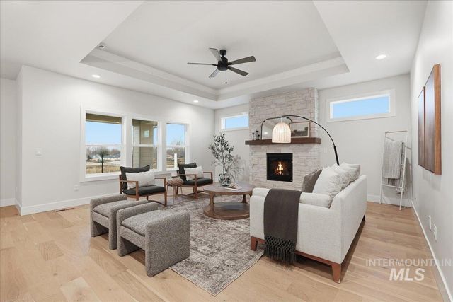 402 W Flour Mill Court, Middleton, ID 83644