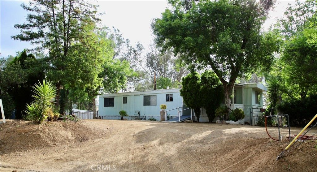 Image 3 of property listing at 28480 Red Gum Drive, Lake Elsinore, CA 92532