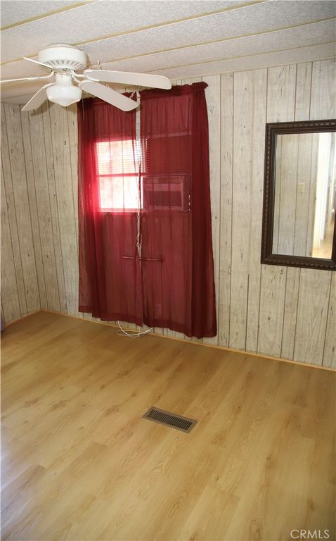 Image 7 of property listing at 28480 Red Gum Drive, Lake Elsinore, CA 92532
