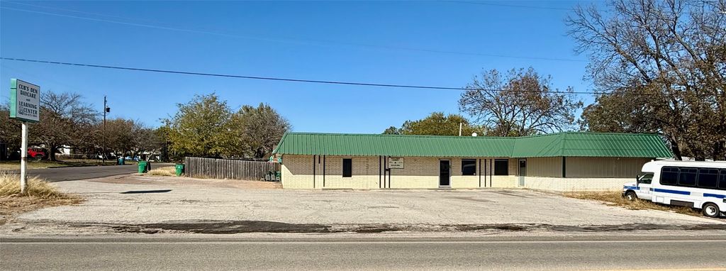 1711 W 5th Street, Clifton, TX 76634