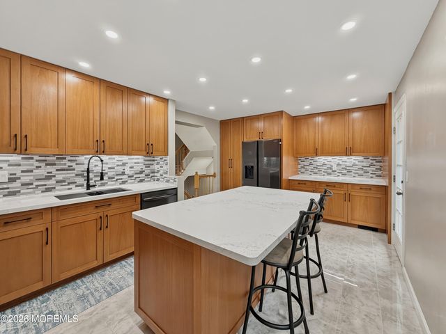 49 Abby Road, Farmingdale, NJ 07727