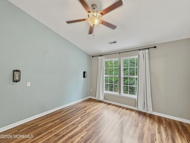 49 Abby Road, Farmingdale, NJ 07727