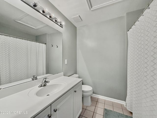 49 Abby Road, Farmingdale, NJ 07727