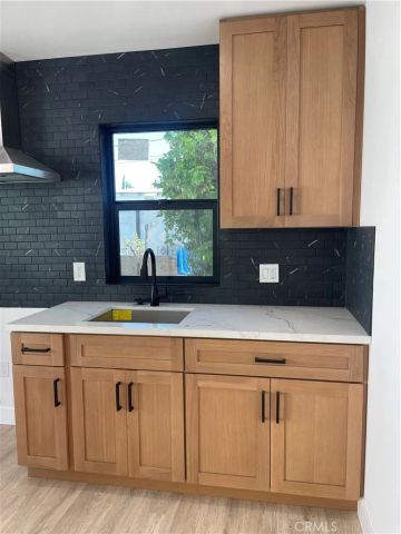 2230 73 Street, Los Angeles, CA 90047