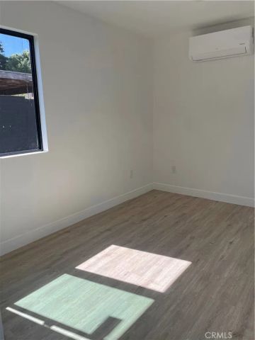 2230 73 Street, Los Angeles, CA 90047