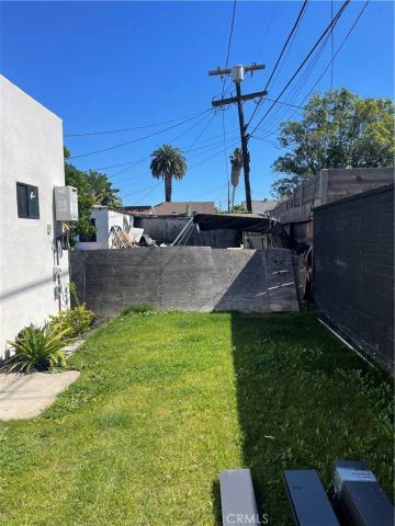 2230 73 Street, Los Angeles, CA 90047