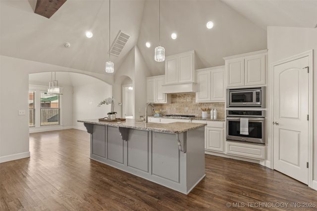 11939 S 68th East Avenue, Bixby, OK 74008