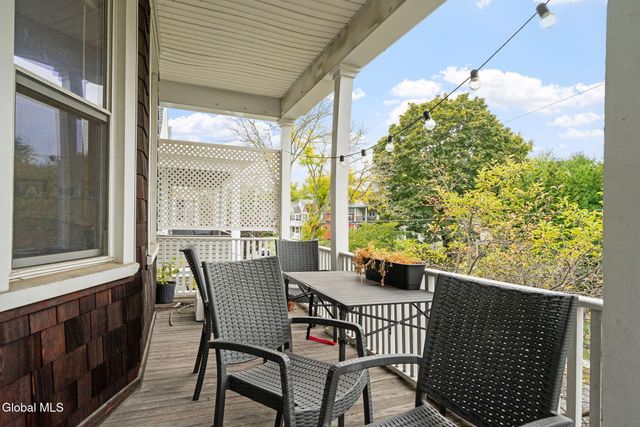 687 Myrtle Avenue, Albany, NY 12208