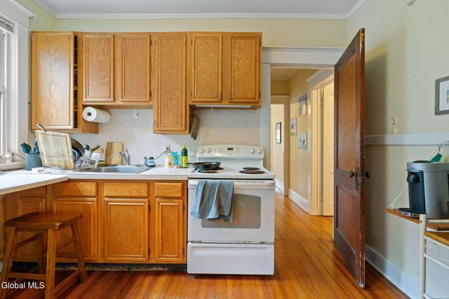 687 Myrtle Avenue, Albany, NY 12208